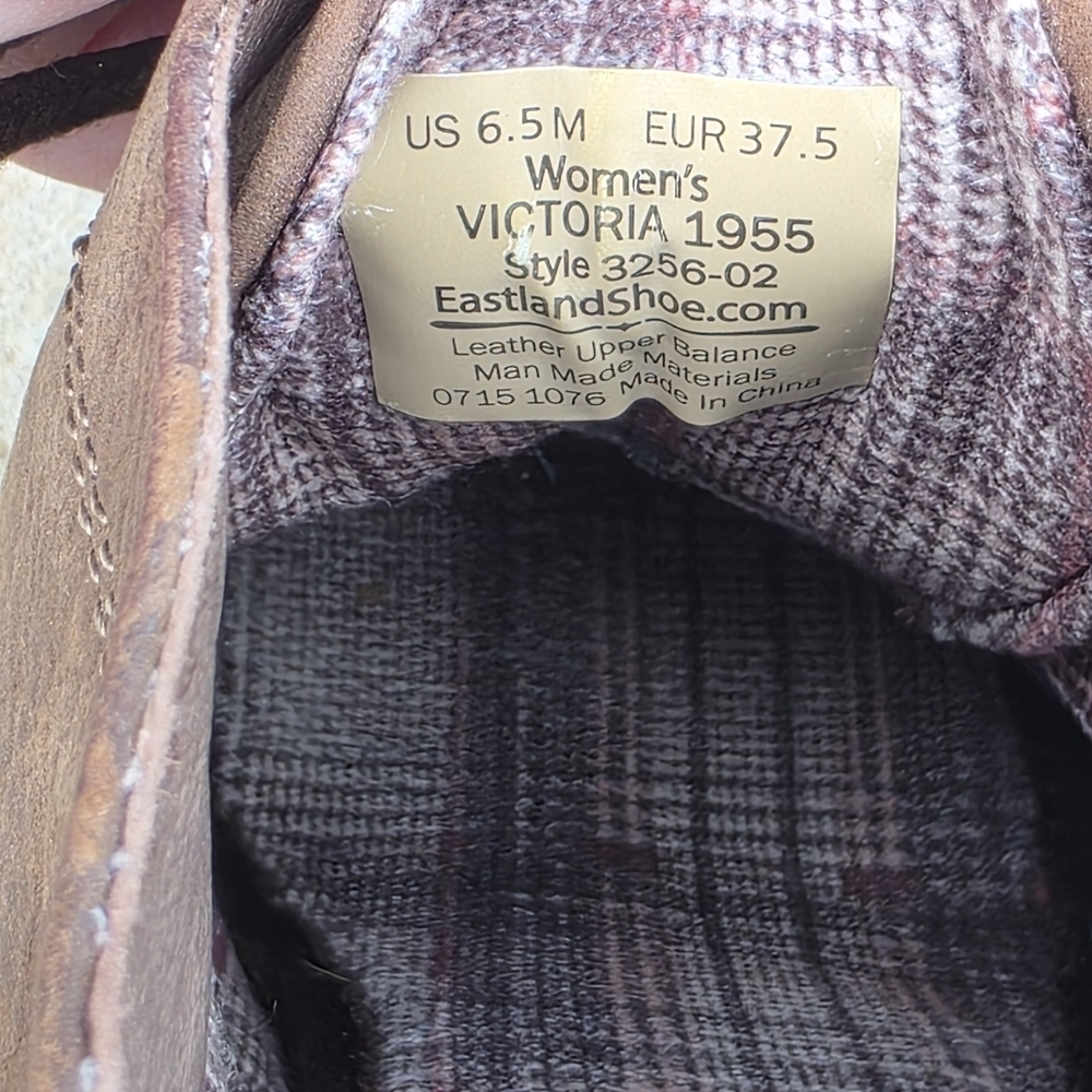 Eastland Victoria Ankle Boots, Brown Leather, Size 6.5M - Picture 10 of 10
